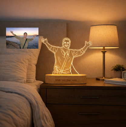 כי לכל אחד יש סיפור. מנורת הנצחה אישית שמחבקת את הלב.